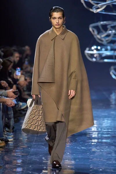 Look 29